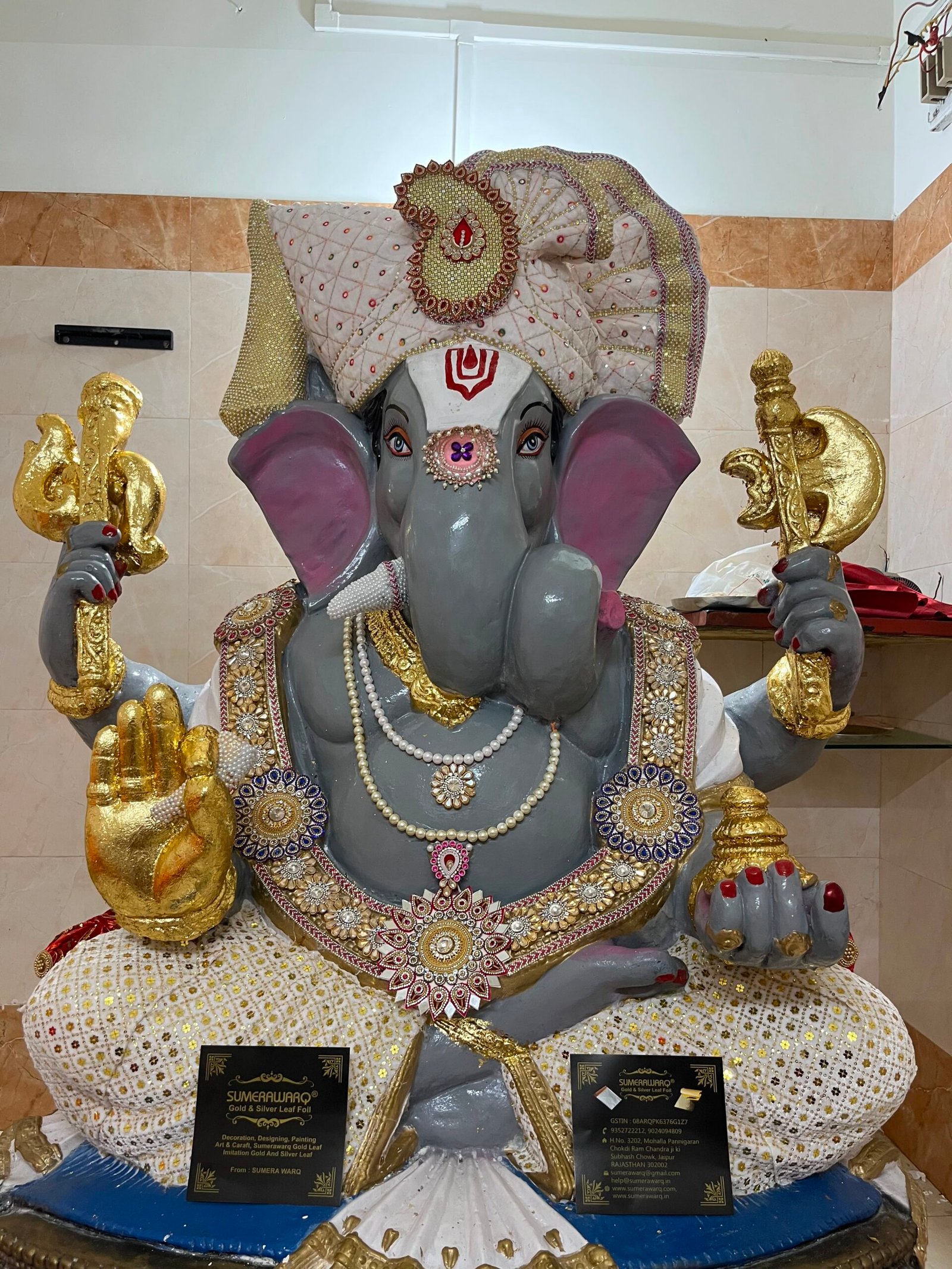 Ganesh murti aayudh parshu aur ankush par gold leaf - Sumera Warq